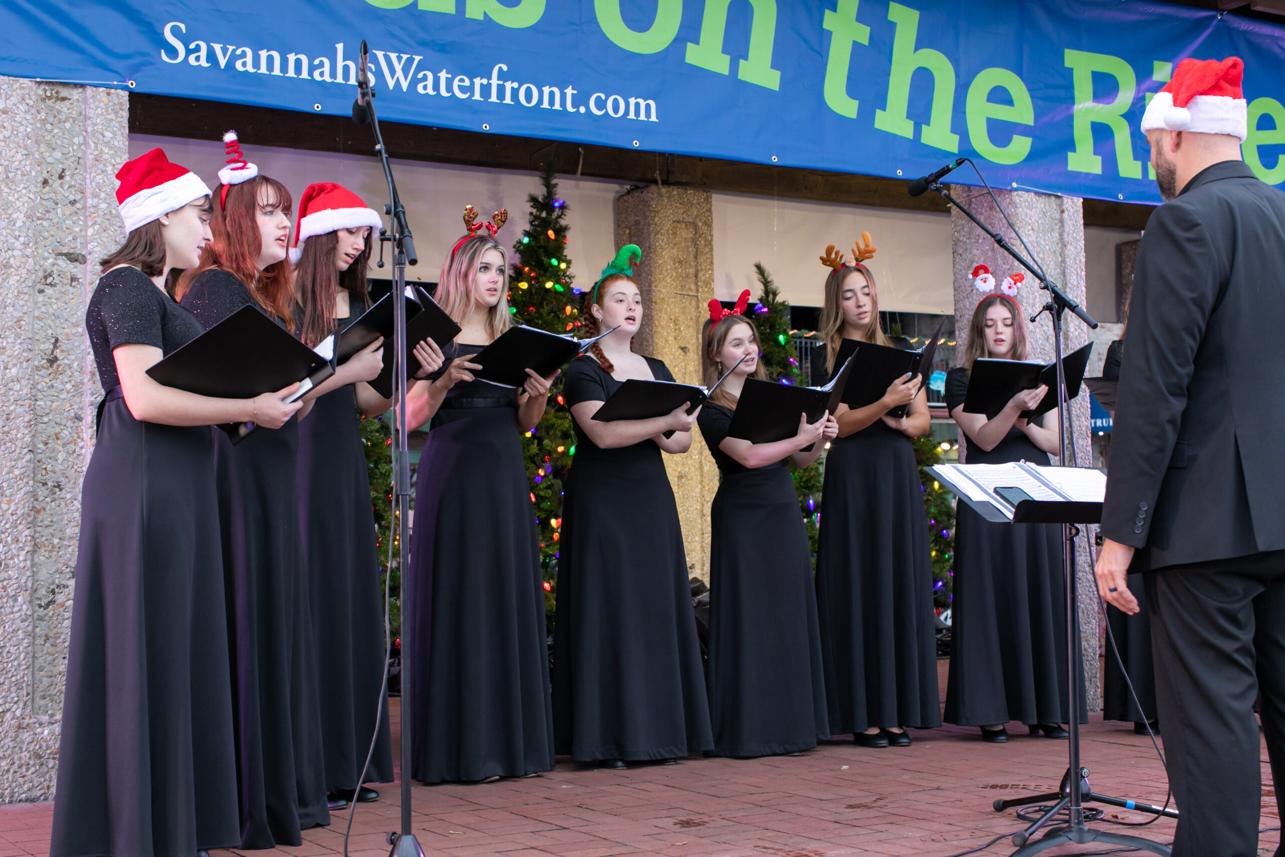 Savannah Arts Academy Skylarks perform during Christmas on the River
